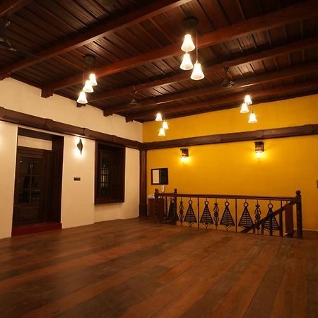 The Sunset Bay Hotel Fort Kochi Екстериор снимка