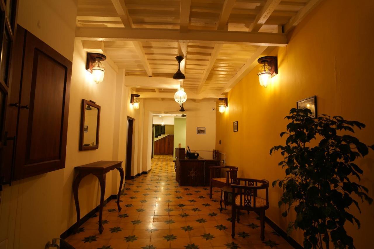 The Sunset Bay Hotel Fort Kochi Екстериор снимка