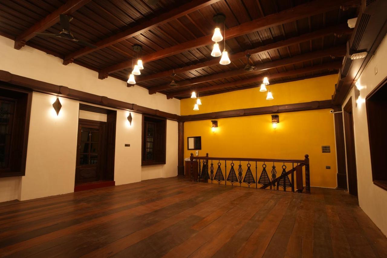 The Sunset Bay Hotel Fort Kochi Екстериор снимка