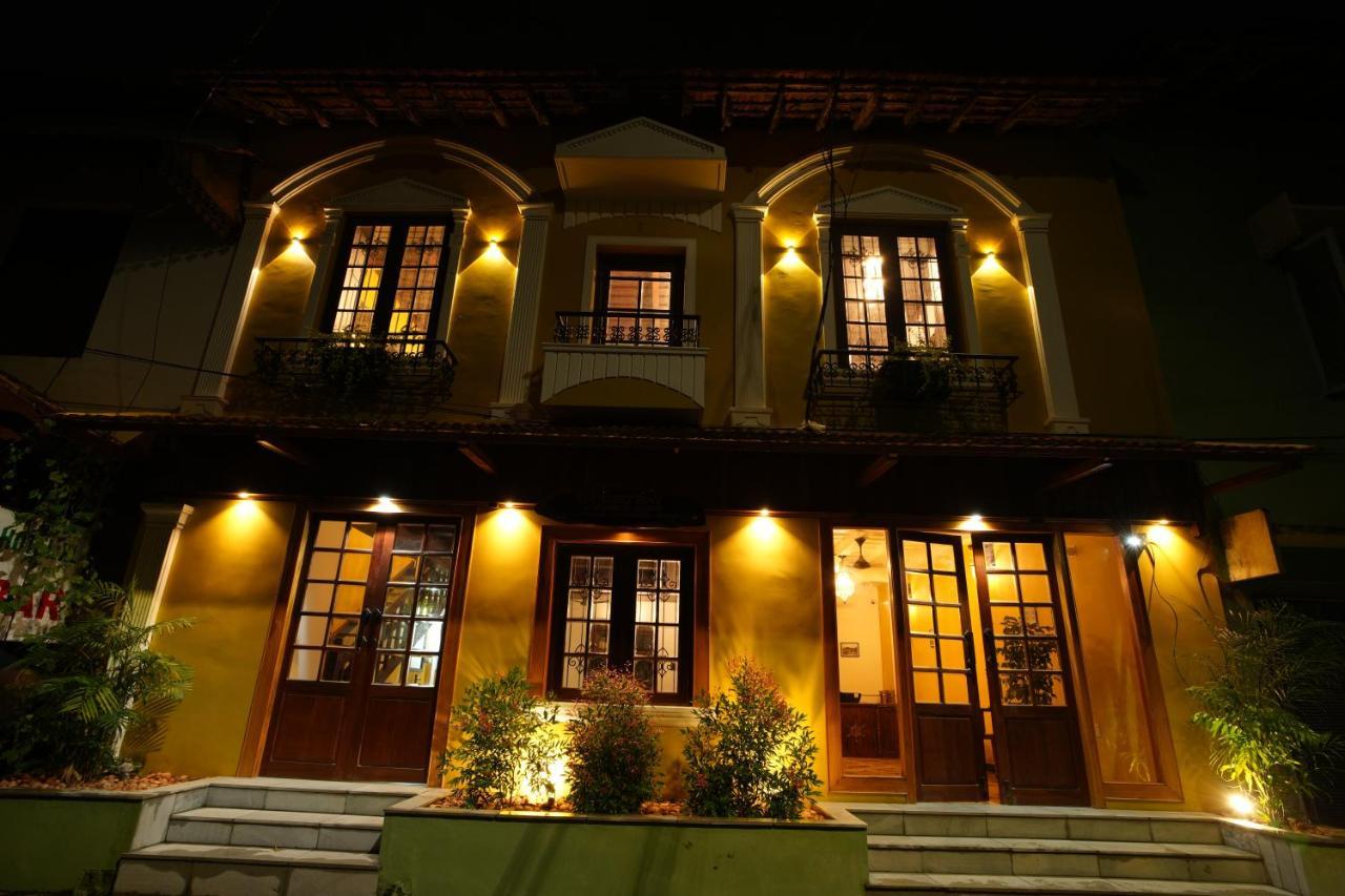 The Sunset Bay Hotel Fort Kochi Екстериор снимка