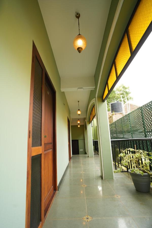 The Sunset Bay Hotel Fort Kochi Екстериор снимка