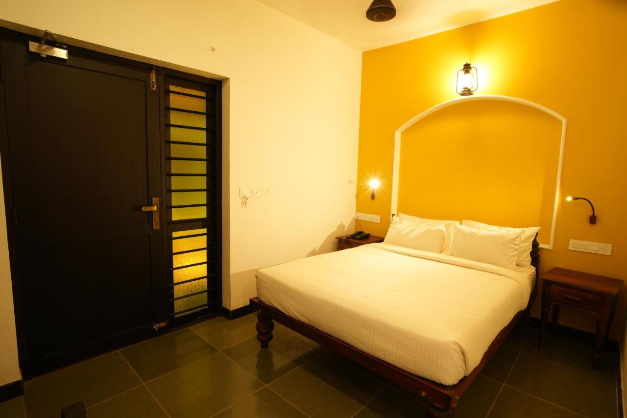 The Sunset Bay Hotel Fort Kochi Екстериор снимка