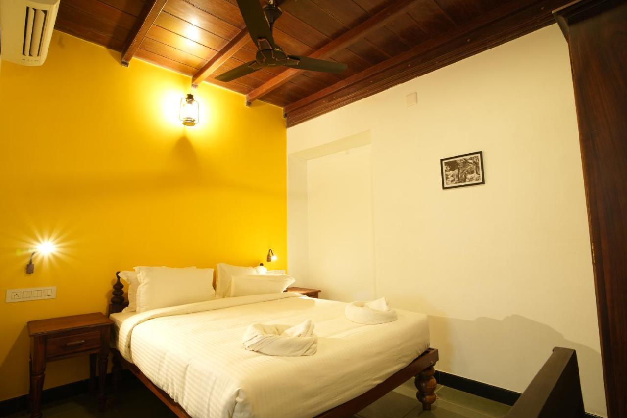 The Sunset Bay Hotel Fort Kochi Екстериор снимка