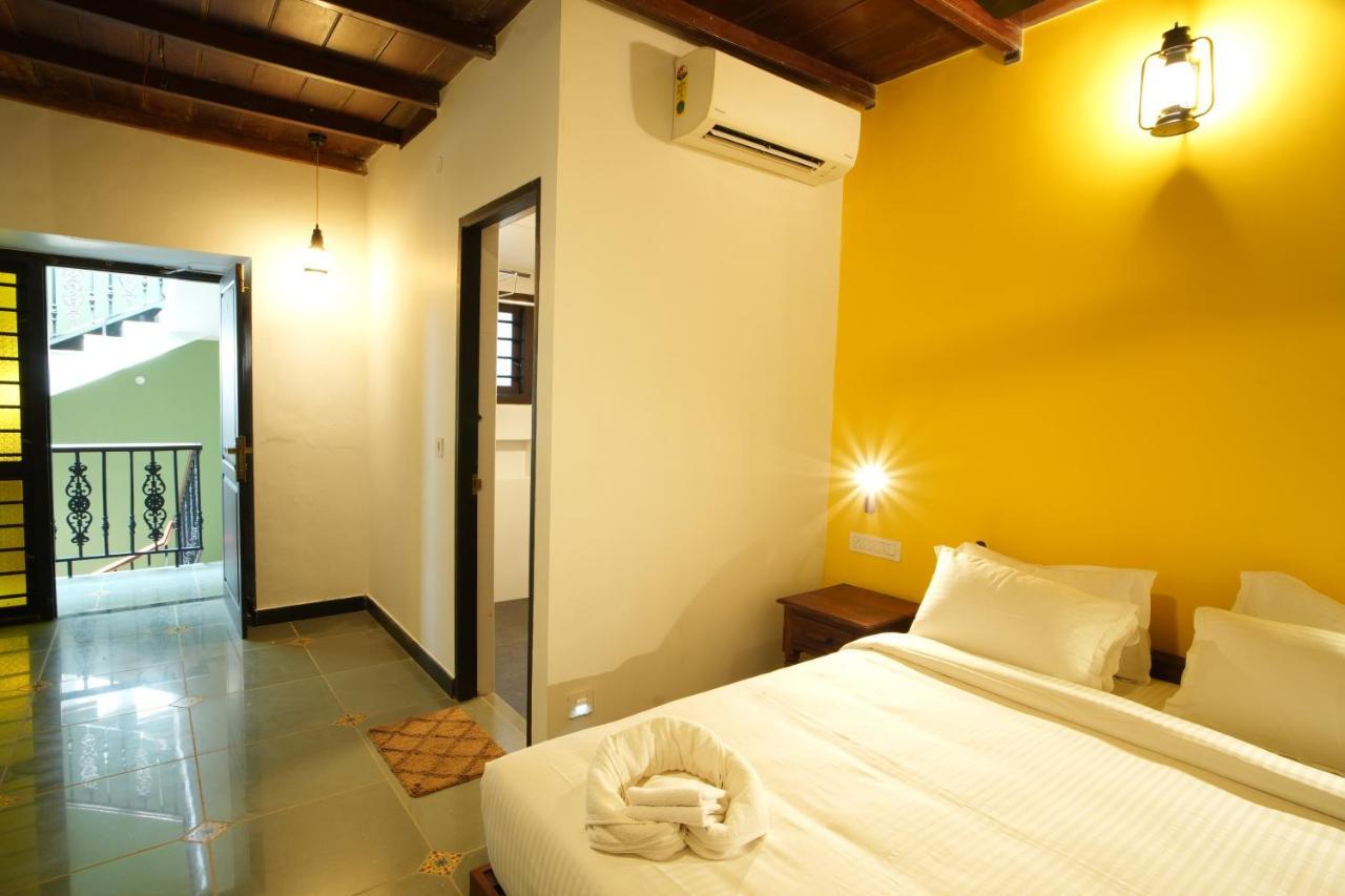 The Sunset Bay Hotel Fort Kochi Екстериор снимка