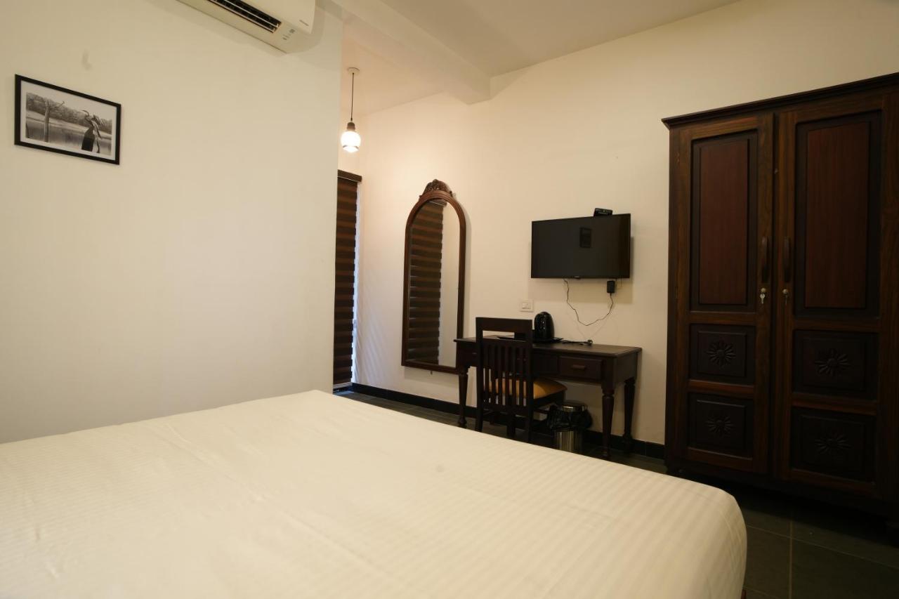 The Sunset Bay Hotel Fort Kochi Екстериор снимка
